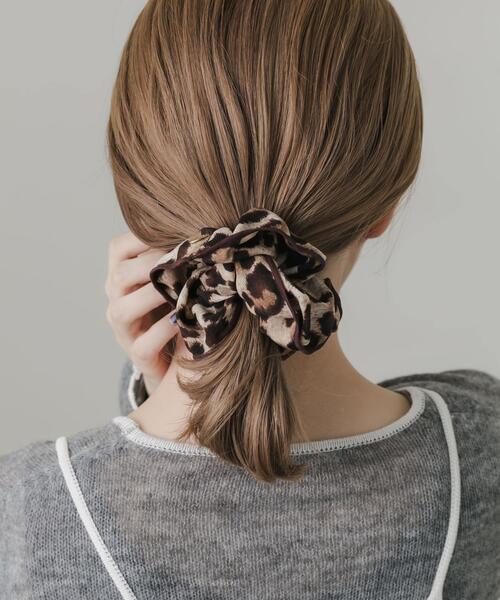 SMELLY(スメリー)の「レオパードシュシュ(ヘアゴム・レディース・アニマル・-)」の3枚目の写真