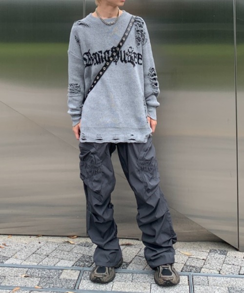 lilful(リルフル)の「フロントロゴオーバーサイズダメージ加工ニット(ニット/セーター・メンズ・ブラック/グレー・M/L)」の5枚目の写真