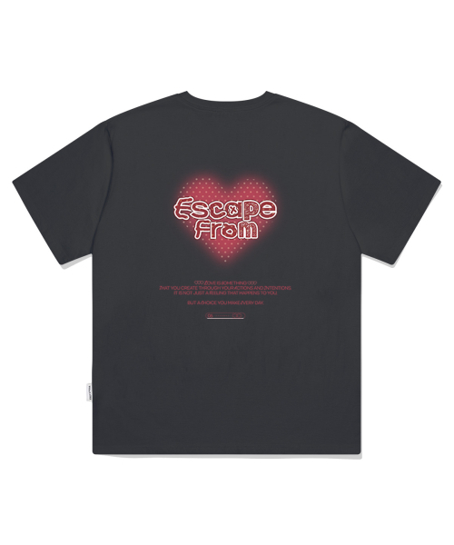 ESCAPEFROM(エスケープフロム)の「ドットハートプリントオーバーフィットバンパルティチャコール(Tシャツ/カットソー・レディース・その他・SMALL/MEDIUM/LARGE)」の3枚目の写真