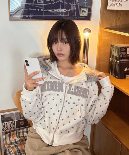 WaiKei(ワイケイ)の「ムーンライト アプリケファーフードジップアップ アイボリー(パーカー・レディース・その他・FREE)」の17枚目の写真