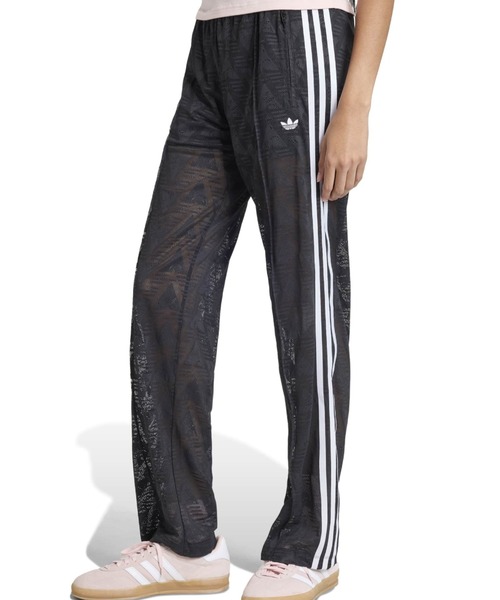 adidas(アディダス)の「adidas FIREBIRD CLASSIC LACE TRACK PANTS / アディダス ファイヤーバード クラシック レース トラックパンツ(その他パンツ・レディース・ブラック・S/L/M)」の2枚目の写真