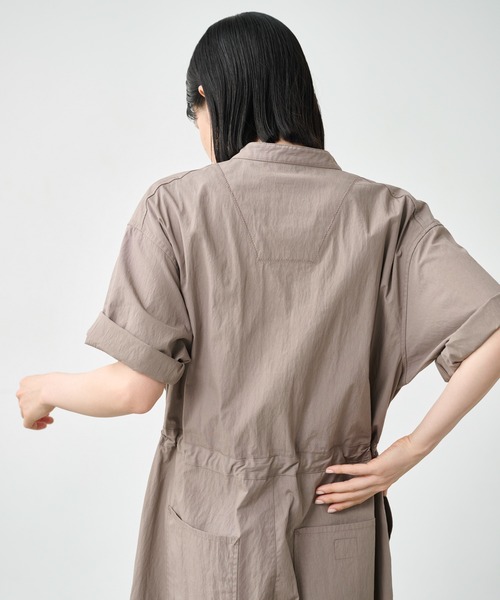 kha:ki（カーキ）の「「KHA:KI / カーキ」ハーフスリーブ ジャンプスーツ（その他パンツ・レディース・ブラック/ブルー・1/2）」の19枚目の写真