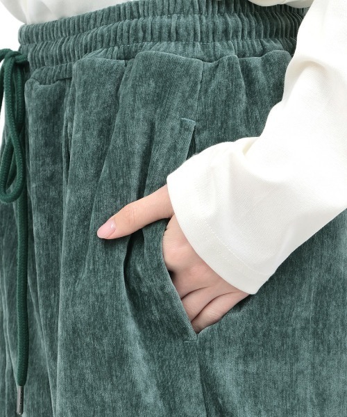 チチカカ（チチカカ）の「マットモールセンタータックパンツ（その他パンツ・レディース・グリーン/ネイビー/ブルー・FREE）」の19枚目の写真