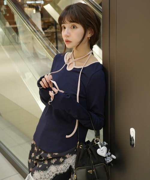 idem（イデム）の「bi color choker long sleeve tops / バイカラーチョーカーロングスリーブトップス（Tシャツ/カットソー・レディース・ネイビー/モカ・FREE）」の2枚目の写真