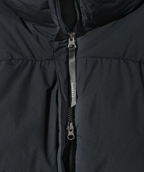 Pyrenex（ピレネックス）の「PYRENEX HARMONIE CROP SHORT DOWN JACKET ピレネックス アルモニ クロップ ショート ダウンジャケット（ダウンジャケット/コート・レディース・ブラック・38/40）」の14枚目の写真