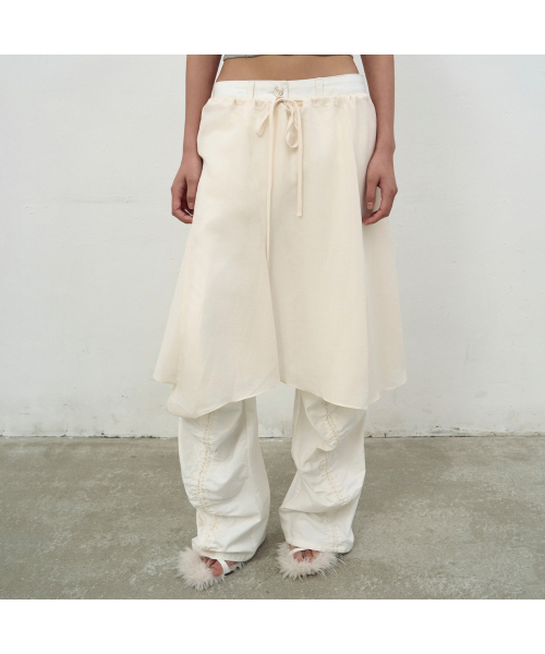 LCDC TM(エルシーディーシーティーエム)の「FLARE LAYERED SKIRT (IVORY)(スカート・レディース・アイボリー・OS)」の4枚目の写真