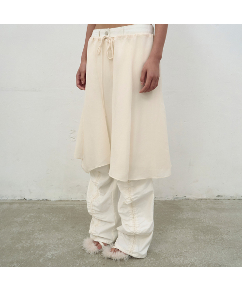 LCDC TM(エルシーディーシーティーエム)の「FLARE LAYERED SKIRT (IVORY)(スカート・レディース・アイボリー・OS)」の5枚目の写真