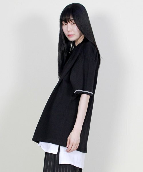DEMARC(ドゥマーク)の「ボックスフィット半袖ステッチスリーブTシャツブラック(Tシャツ/カットソー・レディース・その他・LARGE/MEDIUM)」の6枚目の写真