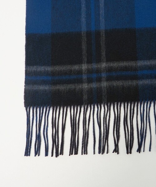 UNITED ARROWS（ユナイテッドアローズ）の「カシミヤ リバーシブル チェックマフラー（マフラー・メンズ・ブラック/オレンジ/レッド/ネイビー・FREE）」の16枚目の写真