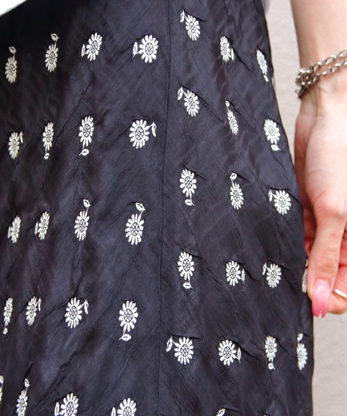 THE SHINZONE(ザ シンゾーン)の「THE SHINZONE/シンゾーン イリカジャカードスカート ILICA JACQUARD SKIRT 26SMSSK02(スカート・レディース・ブラック/ブルー・36)」の3枚目の写真