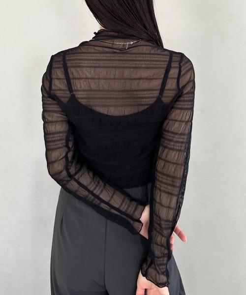 LOVALOT（ラバロット）の「シアーハイネックトップス ギャザー（Tシャツ/カットソー・レディース・ブラック/アイボリー/ホワイト・FREE）」の4枚目の写真
