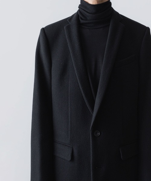 ato（アトウ）の「NEW ENGLAND LAMB  CHESTERFIELD COAT（チェスターコート・メンズ・ベージュ/ブラック・44/46/48）」の9枚目の写真