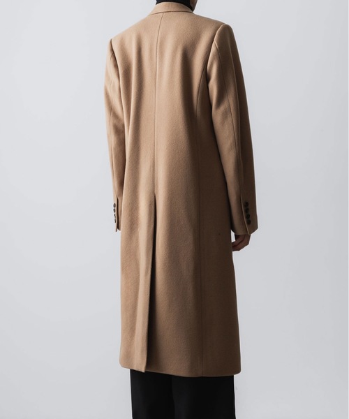 ato（アトウ）の「NEW ENGLAND LAMB  CHESTERFIELD COAT（チェスターコート・メンズ・ベージュ/ブラック・44/46/48）」の21枚目の写真