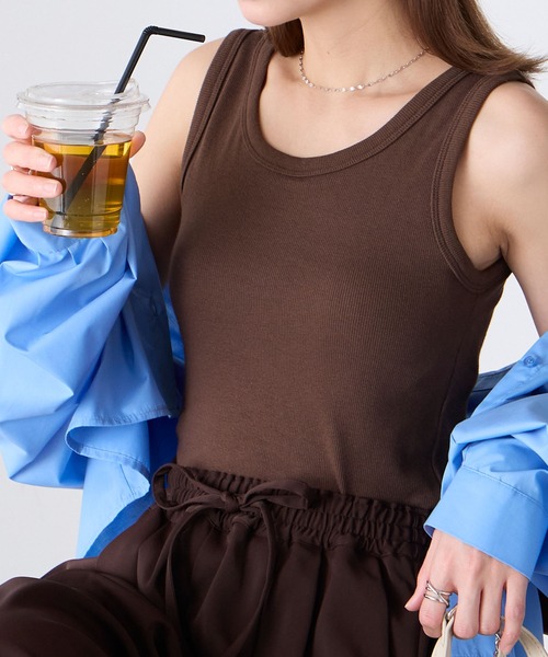 BONLECILL（ボンルシール）の「【接触冷感/抗菌防臭】カップ付きUネックタンクトップ（タンクトップ・レディース・モカ/ミント/オレンジ/ブラウン/レッド/ピンク/アイボリー/ブラック/チャコールグレー/ブルー・S/M/L/LL）」の4枚目の写真