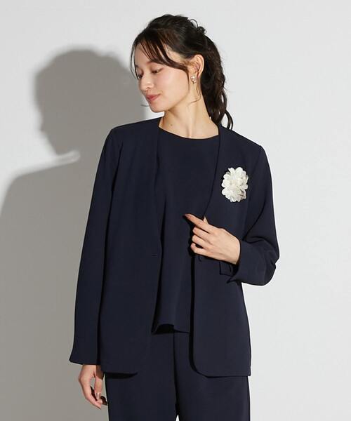 MELROSE claire（メルローズ クレール）の「【MELROSE CLAIRE noir】入卒園式・卒入学式・カットジョーゼットVジャケット（セットアップ可）（ノーカラージャケット・レディース・ダークネイビー/ブラック・4/3/2）」の2枚目の写真