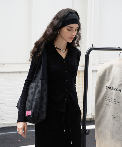 320SHOWROOM(320ショールーム)の「Open collar Ribbed Cardigan Black(カーディガン/ボレロ・レディース・その他・FREE)」の2枚目の写真