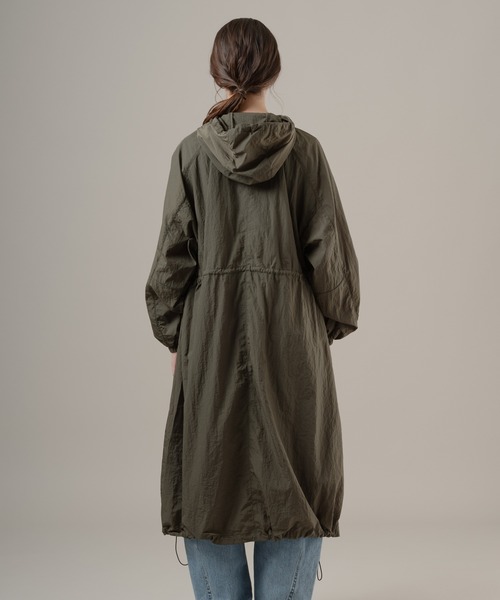 Levi's（リーバイス）の「Levi's/リーバイス SIMONE ロング バブル パーカー（ミリタリージャケット・レディース・グリーン・XS/S/M）」の9枚目の写真