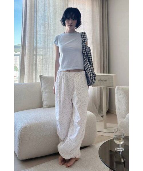 ITZAVIBE（イッザバイブ）の「FLOWER GARDEN BANDING PANTS - IVORY（その他パンツ・レディース・その他・ONE SIZE）」の12枚目の写真