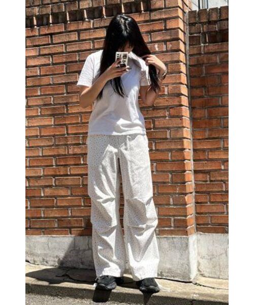 ITZAVIBE（イッザバイブ）の「FLOWER GARDEN BANDING PANTS - IVORY（その他パンツ・レディース・その他・ONE SIZE）」の21枚目の写真