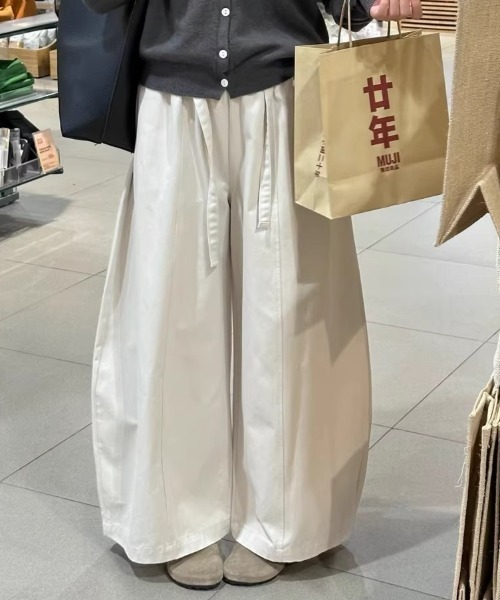 GEMEDA(ジェメダ)の「ウエストゴム リボン付き ワイドパンツ(その他パンツ・レディース・ホワイト/ベージュ/ブラック・M)」の8枚目の写真