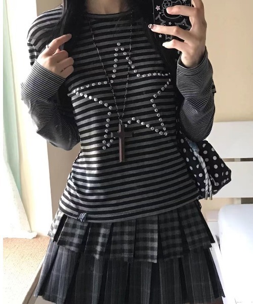 AsRiRe(アスリレイ)の「レイヤード風星柄トップス(Tシャツ/カットソー・レディース・ブラック・M)」の3枚目の写真