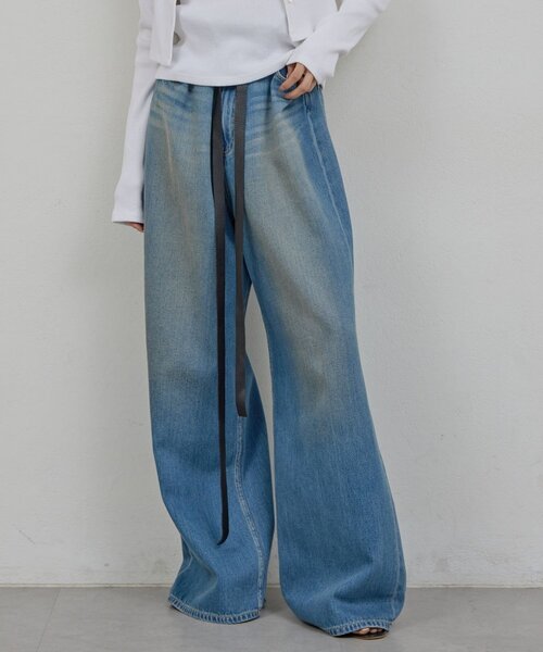 GALLARDAGALANTE(ガリャルダガランテ)の「【PEAS】レザーベルト付きソフトデニム(デニムパンツ・レディース・ブルー・0/1)」の1枚目の写真