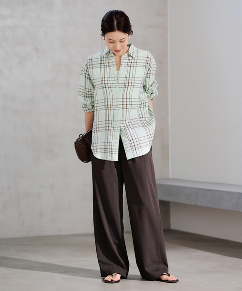 FRAMeWORK(フレームワーク)の「≪新色 / 追加≫フレンチリネンレギュラーシャツ(シャツ/ブラウス・レディース・ホワイト/ブラウン/グリーン/ピンク/ブルー/ネイビー/ダークブルー・FREE)」の20枚目の写真