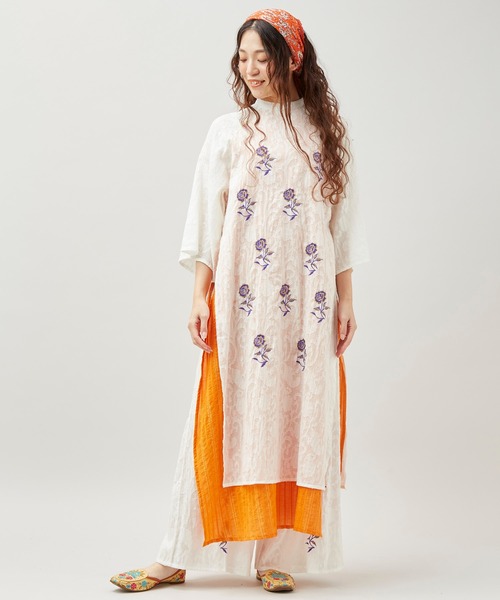 チャイハネ(チャイハネ)の「【チャイハネ】ペティナ刺繍ワンピース(ワンピース・レディース・ブラック/ブルー/ホワイト・FREE)」の11枚目の写真