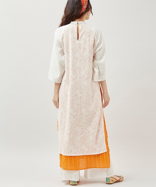 チャイハネ(チャイハネ)の「【チャイハネ】ペティナ刺繍ワンピース(ワンピース・レディース・ブラック/ブルー/ホワイト・FREE)」の8枚目の写真