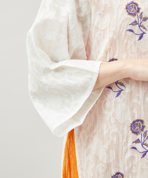 チャイハネ(チャイハネ)の「【チャイハネ】ペティナ刺繍ワンピース(ワンピース・レディース・ブラック/ブルー/ホワイト・FREE)」の6枚目の写真