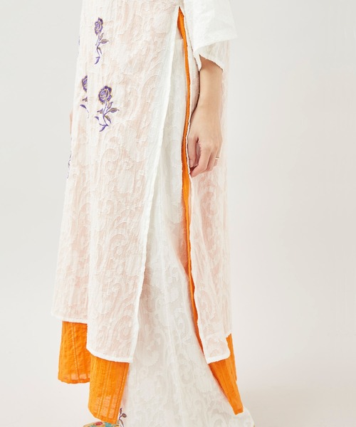 チャイハネ(チャイハネ)の「【チャイハネ】ペティナ刺繍ワンピース(ワンピース・レディース・ブラック/ブルー/ホワイト・FREE)」の5枚目の写真