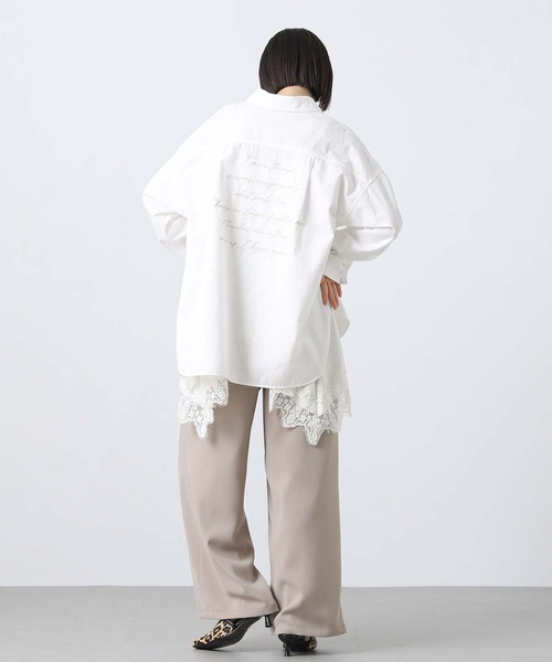 Gready Brilliant（グレディブリリアン）の「バックロゴ刺繍シャツ（シャツ/ブラウス・レディース・オフホワイト/インディゴブルー・38）」の6枚目の写真