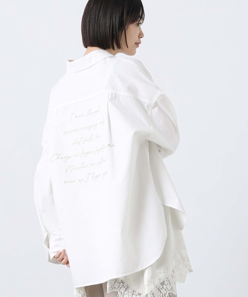 Gready Brilliant（グレディブリリアン）の「バックロゴ刺繍シャツ（シャツ/ブラウス・レディース・オフホワイト/インディゴブルー・38）」の3枚目の写真