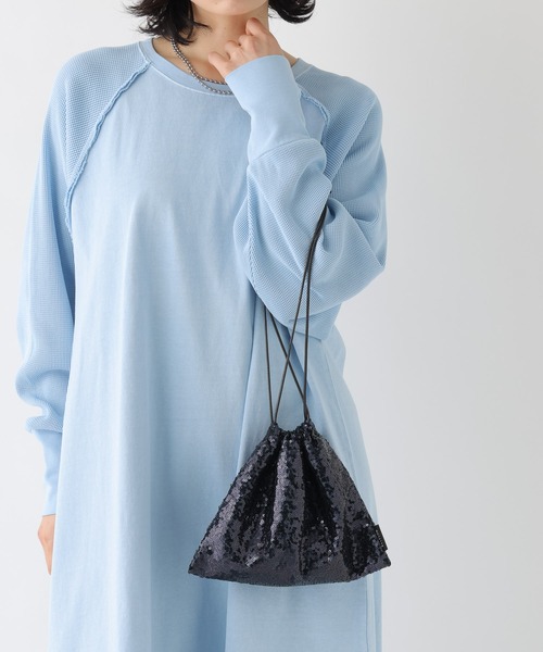 BAYFLOW（ベイフロー）の「BFスパンコール巾着（ポーチ・レディース・ゴールド/ブラック/シルバー・0）」の2枚目の写真