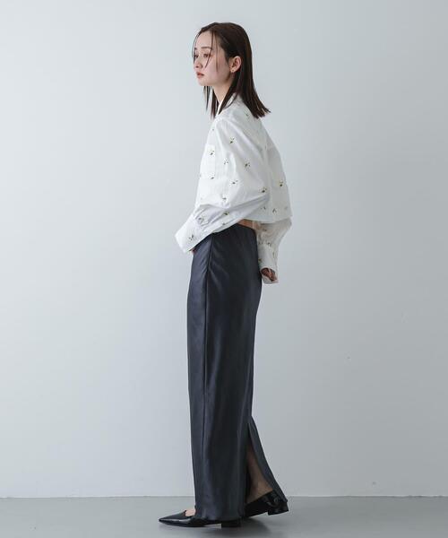 SENSE OF PLACE by URBAN RESEARCH（センスオブプレイスバイアーバンリサーチ）の「サテンアイラインスカート（スカート・レディース・ブラック/アイボリー/チャコールグレー・MEDIUM/TALL/SMALL）」の5枚目の写真