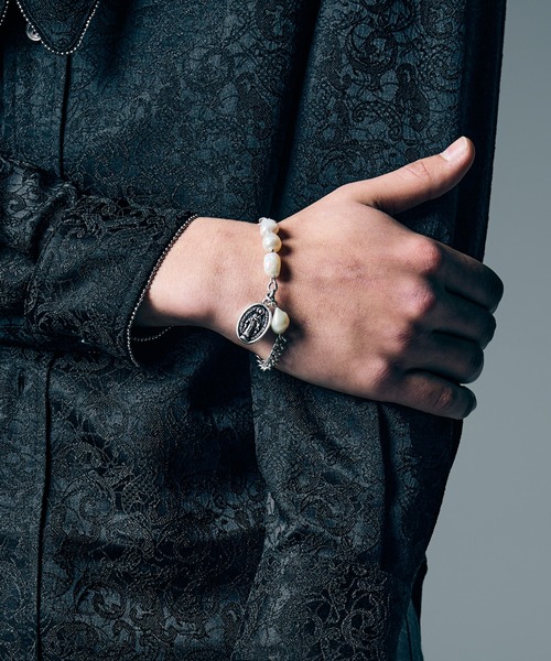 glamb(グラム)の「Maria Pearl Bracelet / マリアパールブレスレット(ブレスレット・メンズ・シルバー・FREE)」の5枚目の写真