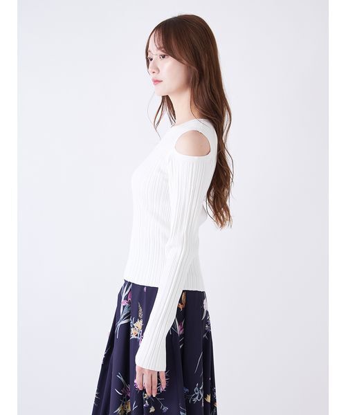 SNIDEL（スナイデル）の「ショルダースリットランダムリブプルオーバー（ニット/セーター・レディース・イエロー/オフホワイト/ブラック・F）」の11枚目の写真