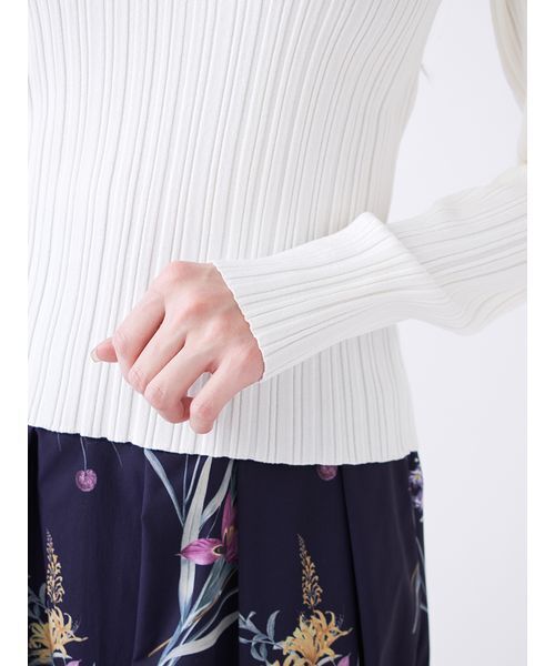 SNIDEL（スナイデル）の「ショルダースリットランダムリブプルオーバー（ニット/セーター・レディース・イエロー/オフホワイト/ブラック・F）」の14枚目の写真