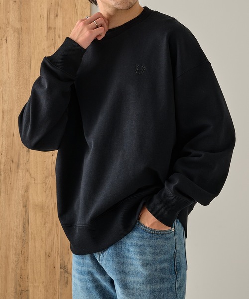 FRED PERRY(フレッドペリー)の「【FRED PERRY】OVERSIZED TIPPED SWEATSHIRT M3497/オーバーサイズド ティップド スウェットシャツ(スウェット・メンズ・ブラック/グレー/ブラウン・L/M/S)」の2枚目の写真