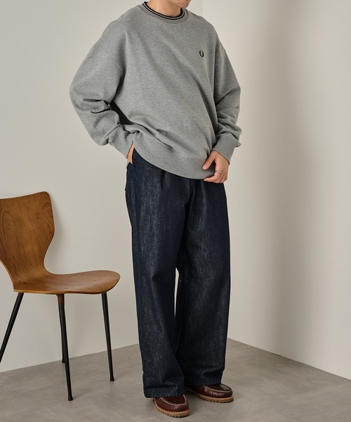 FRED PERRY(フレッドペリー)の「【FRED PERRY】OVERSIZED TIPPED SWEATSHIRT M3497/オーバーサイズド ティップド スウェットシャツ(スウェット・メンズ・ブラック/グレー/ブラウン・L/M/S)」の22枚目の写真