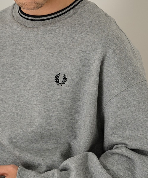 FRED PERRY(フレッドペリー)の「【FRED PERRY】OVERSIZED TIPPED SWEATSHIRT M3497/オーバーサイズド ティップド スウェットシャツ(スウェット・メンズ・ブラック/グレー/ブラウン・L/M/S)」の20枚目の写真