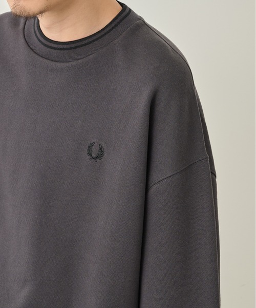 FRED PERRY(フレッドペリー)の「【FRED PERRY】OVERSIZED TIPPED SWEATSHIRT M3497/オーバーサイズド ティップド スウェットシャツ(スウェット・メンズ・ブラック/グレー/ブラウン・L/M/S)」の13枚目の写真