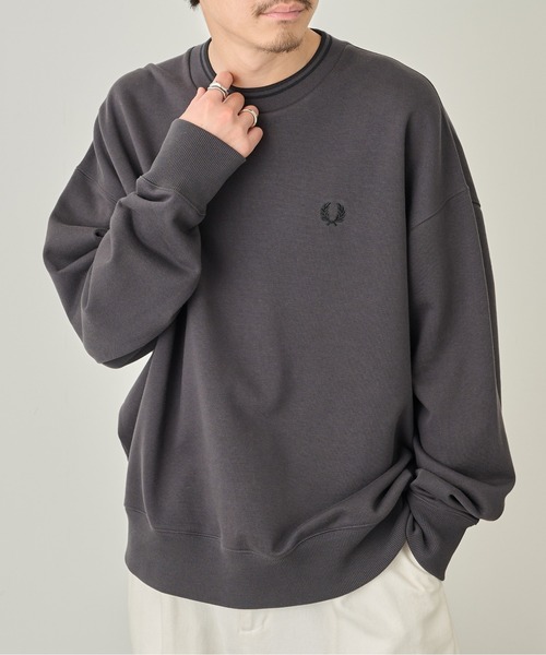 FRED PERRY(フレッドペリー)の「【FRED PERRY】OVERSIZED TIPPED SWEATSHIRT M3497/オーバーサイズド ティップド スウェットシャツ(スウェット・メンズ・ブラック/グレー/ブラウン・L/M/S)」の10枚目の写真