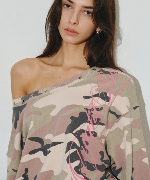 Midnight Move(ミッドナイトムーブ)の「A'GEM/9 × .kom 『MIDNIGHT MOVE/ミッドナイトムーブ』ey camo mtm/カモスウェットシャツ(スウェット・レディース・ピンク・FREE)」の2枚目の写真