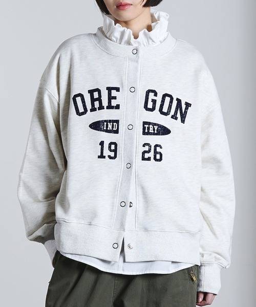ROSE BUD（ローズバッド）の「COLLEGE LOGO CARDIGAN（カーディガン/ボレロ・レディース・チャコールグレー/ライトグレー/ブルー・ONE SIZE）」の3枚目の写真