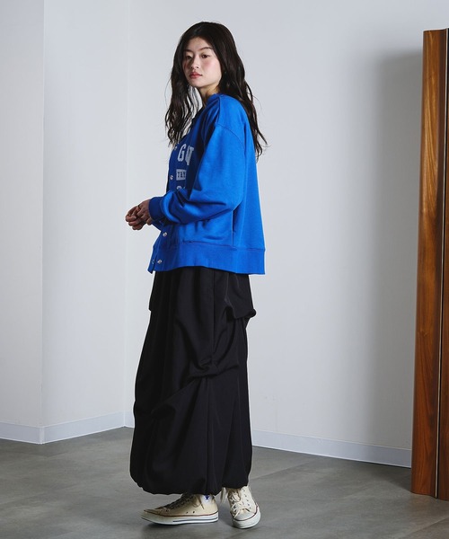 ROSE BUD（ローズバッド）の「COLLEGE LOGO CARDIGAN（カーディガン/ボレロ・レディース・チャコールグレー/ライトグレー/ブルー・ONE SIZE）」の21枚目の写真