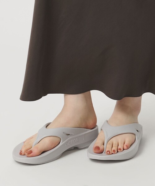 OOFOS(ウーフォス)の「【WEB限定】<OOFOS> OOriginal(サンダル・レディース・ライトグレー/ブラック・23cm/22cm/24cm/25cm)」の18枚目の写真