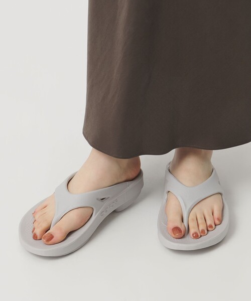 OOFOS(ウーフォス)の「【WEB限定】<OOFOS> OOriginal(サンダル・レディース・ライトグレー/ブラック・23cm/22cm/24cm/25cm)」の16枚目の写真