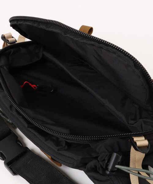 TOPO DESIGNS(トポデザインズ)の「GO OUT掲載モデル【TOPO DESIGNS】MOUNTAIN HYDRO HIP PACK(ボディバッグ/ウエストポーチ・レディース・グレー/ブラック/イエロー・ONE SIZE)」の6枚目の写真