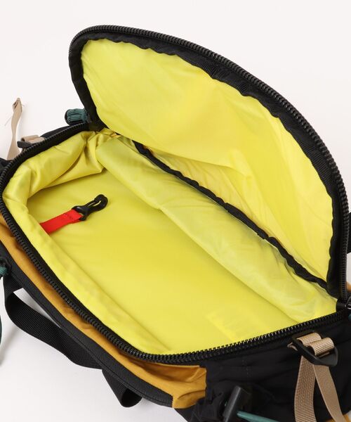TOPO DESIGNS(トポデザインズ)の「GO OUT掲載モデル【TOPO DESIGNS】MOUNTAIN HYDRO HIP PACK(ボディバッグ/ウエストポーチ・レディース・グレー/ブラック/イエロー・ONE SIZE)」の8枚目の写真